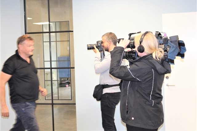 TV Syd og Hedensted Avis kom en tur forbi på første studiedag i byen