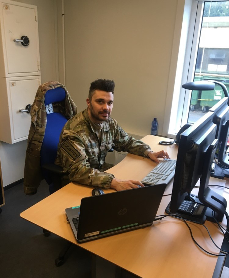 Jeppe Oddershede Iversen drømmer om at skifte sin militærkarriere ud med et job som logistikøkonom 