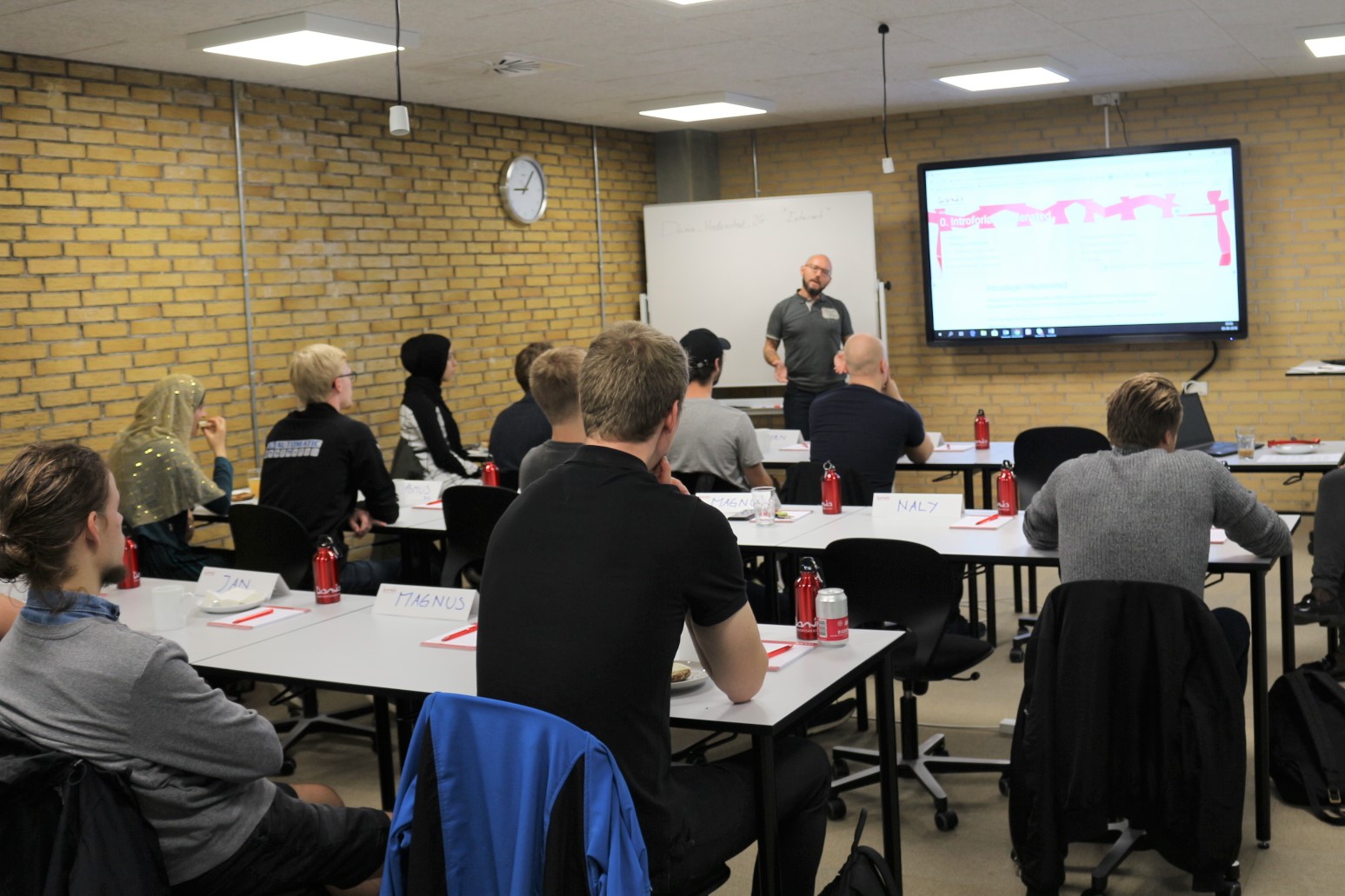 Så er der gang i undervisningen på det nye campus Hedensted, hvor automationsteknologerne har til huse