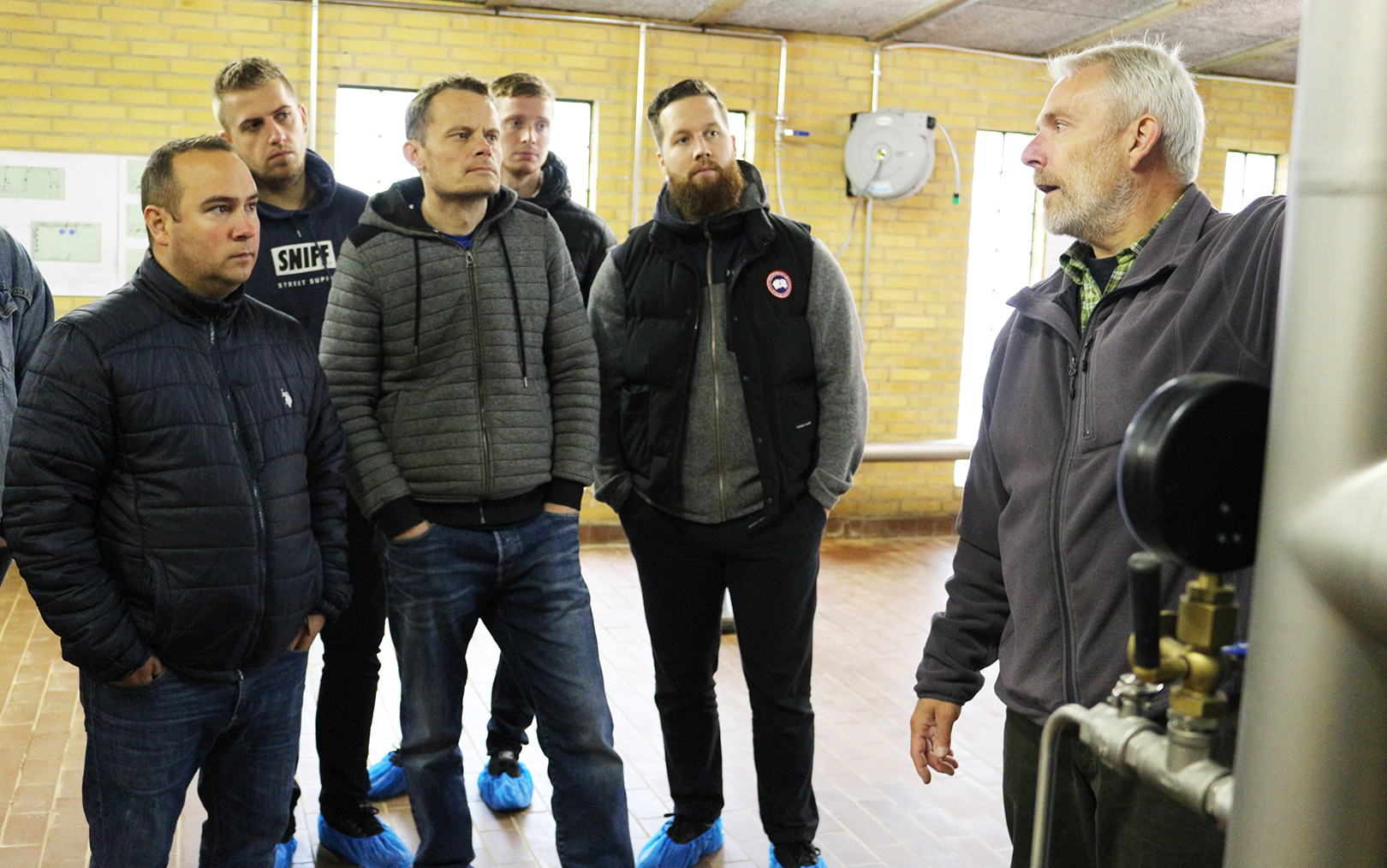 Studerende på besøg på rensningsanlæg