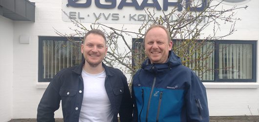 Patrick Roesdal, energiteknolog-studerende og praktikant hos Øgaard A/S og Mads Øgaard, ejerledere hos Øgaard A/S
