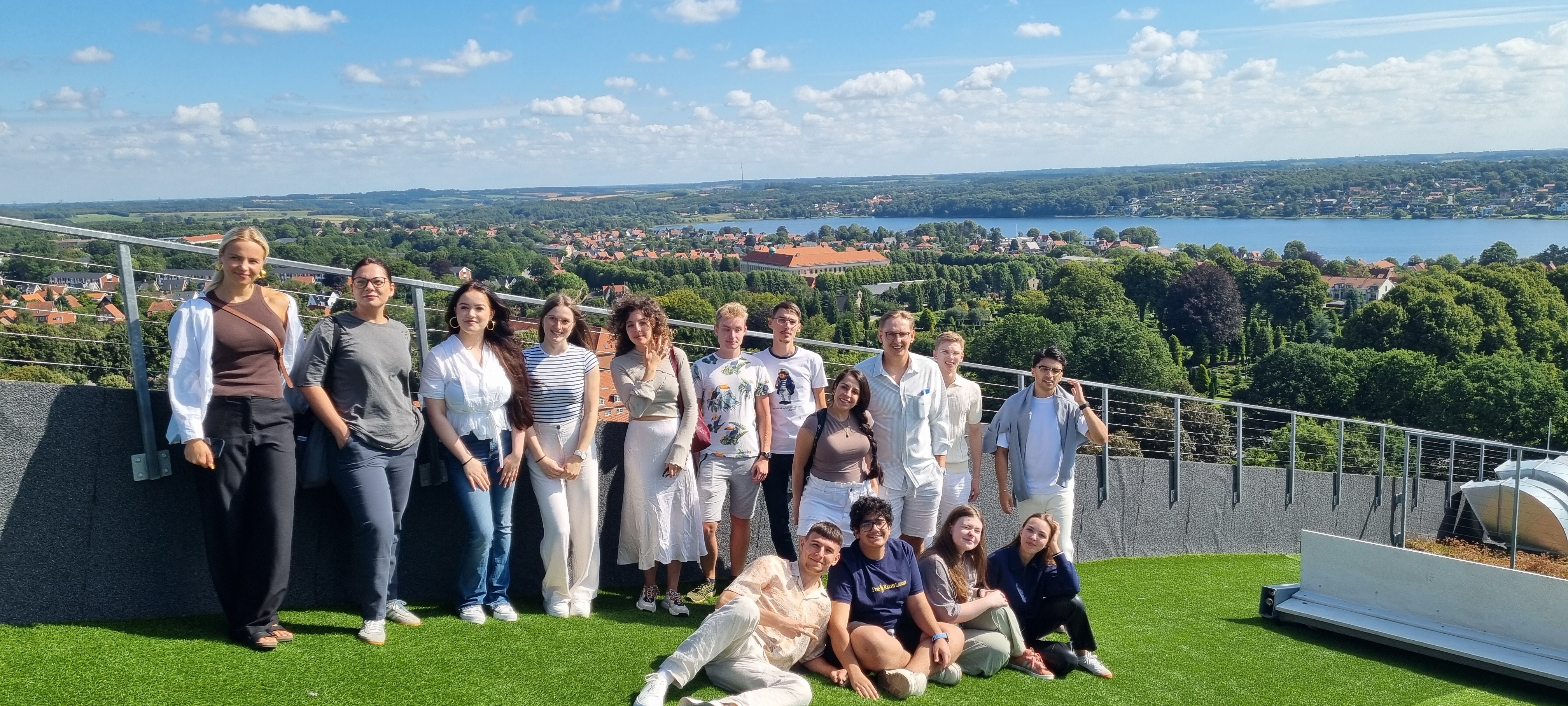 Gruppebillede af studerende på Summer School 