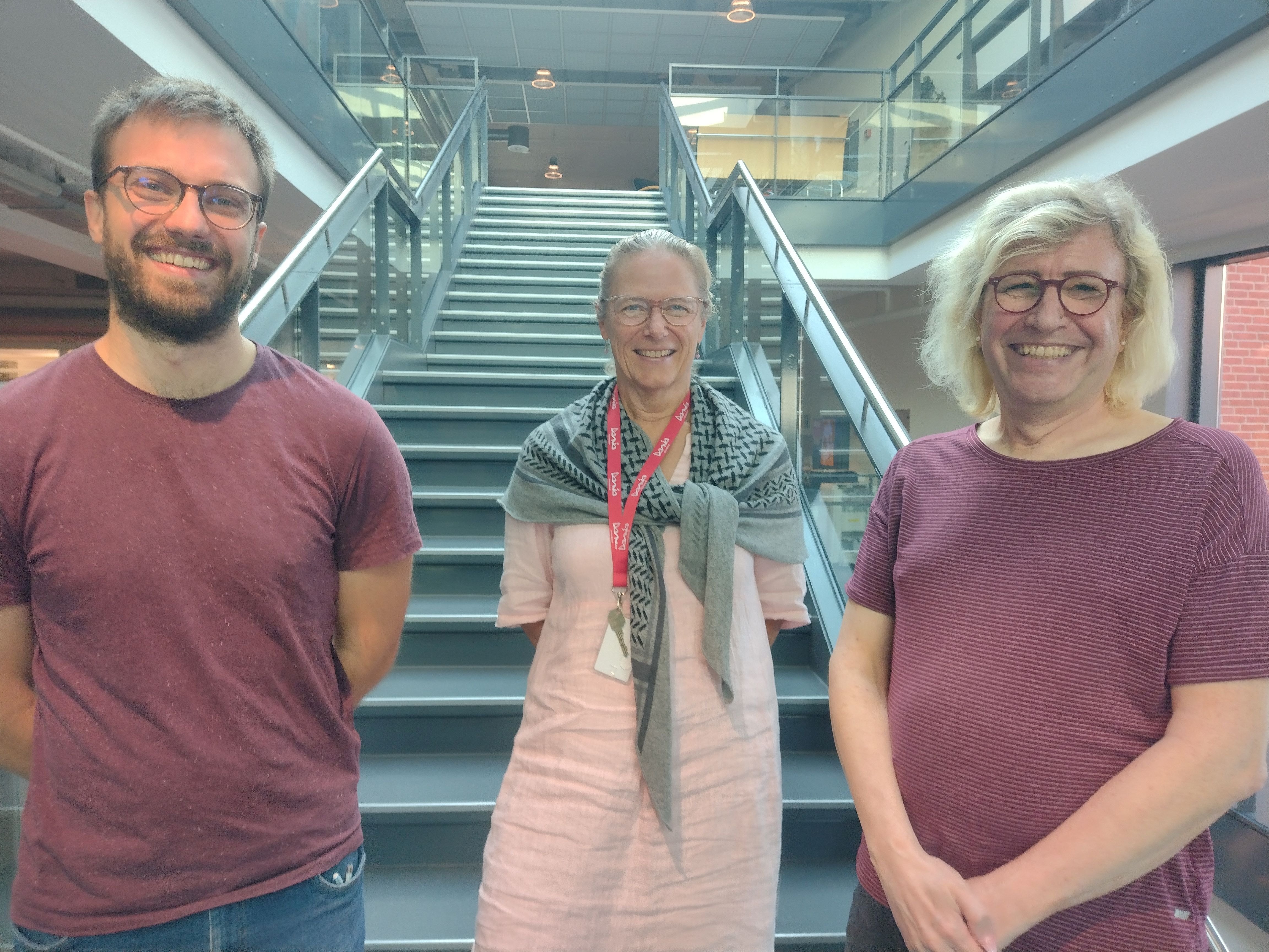 René Laursen og Rimantas Smitas er undervisere og Pia Vendelbo er studiekoordinator på IT-teknologuddannelsen