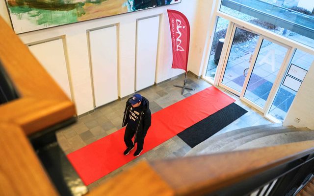 Rød løber på Nattergalevej i Silkeborg