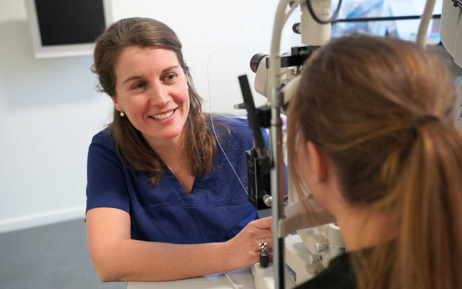 Sara er uddannet optiker fra Erhvervsakademi Dania og arbejder i dag ved en øjenlæge