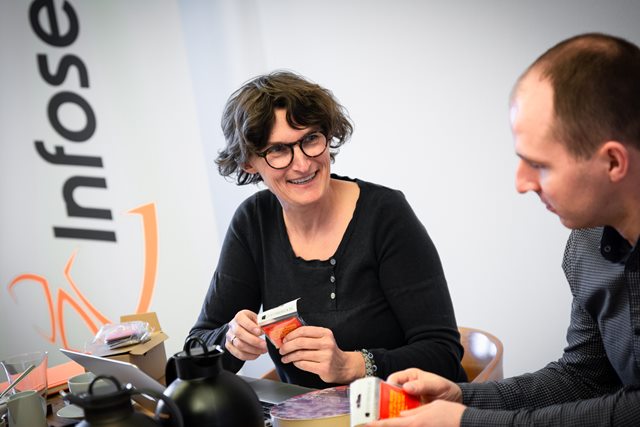 Lone er underviser på faget 