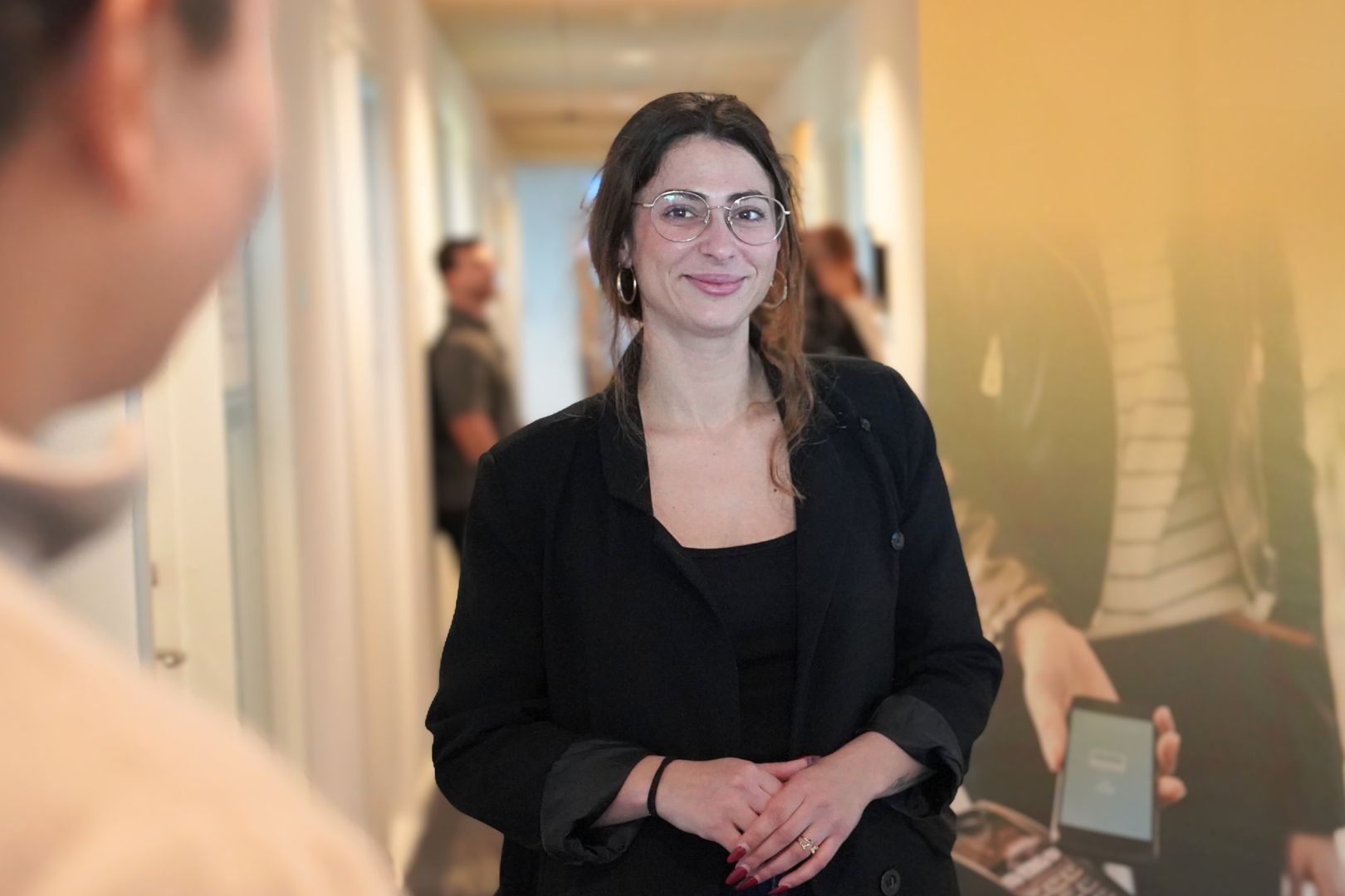 Dina har under sit studie på Erhvervsakademi Dania startet by Moments 