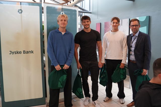 Vinderne af Jyske Bank konkurrencen på finansbachelor på Erhvervsakademi Dania